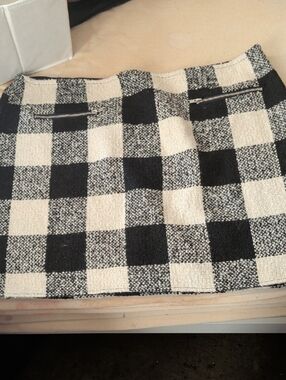 Forever 21 Black & Cream Checked Mini Skirt with Front Zip Accents Size 3x